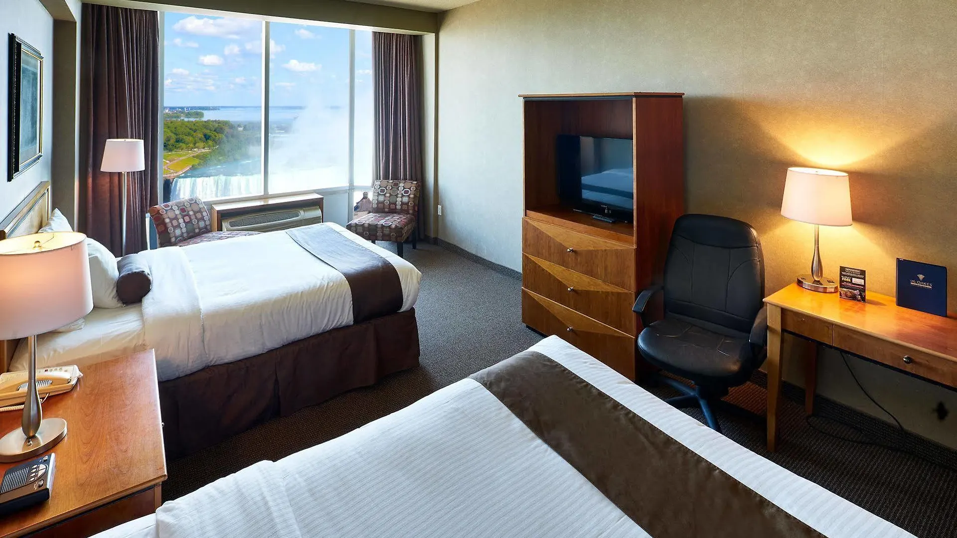 The Oakes Hotel Overlooking The Falls Niagara Falls