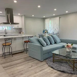 Charming Bungalow Retreat In Chippawa Fall Niagara Falls