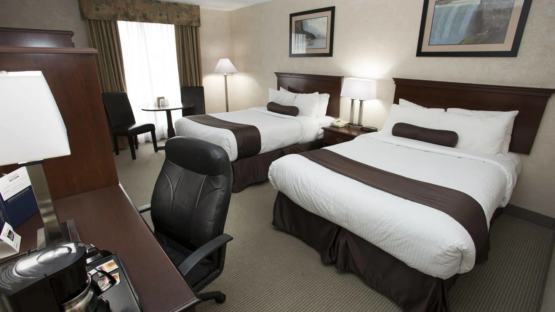 The Oakes Hotel Overlooking The Falls Niagara Falls